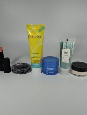 Beauty Lot (6 DELUXE SAMPLE-SIZES + 1 MYSTERY FREE FULL-SIZE)